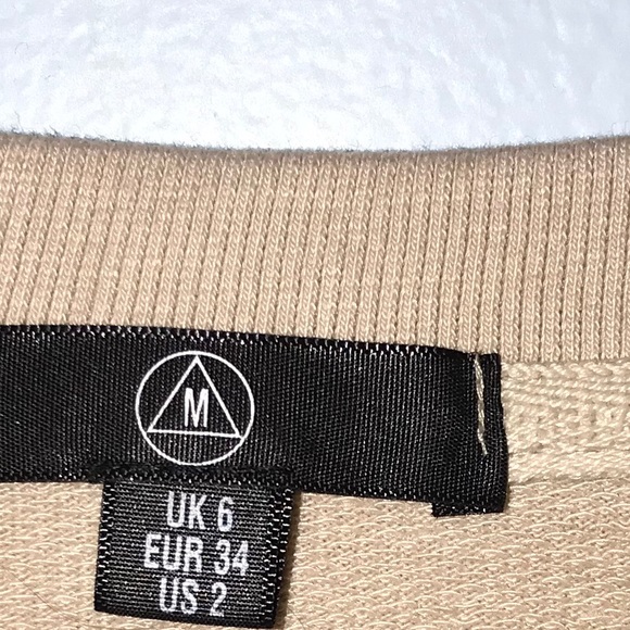 Missguided raw edge notched neck sweatshirt - Picture 2 of 4